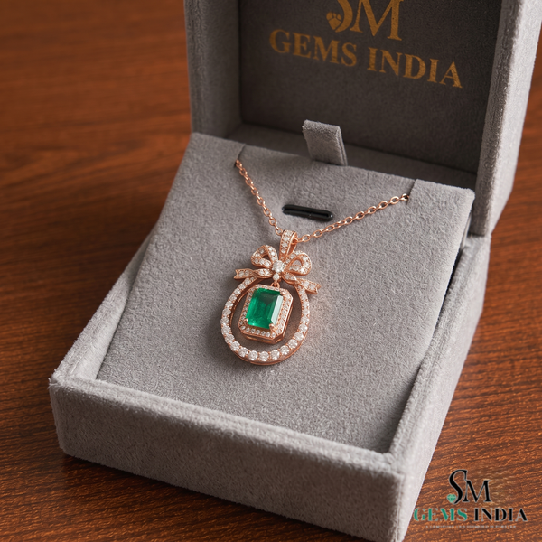 Vintage Style Emerald-Cut Emerald Bow Pendant Luxury Bow Diamond Pendant