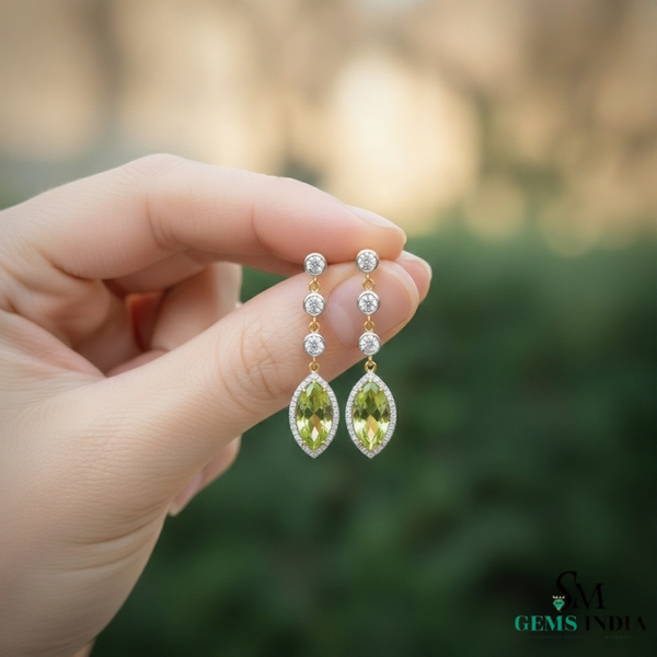 7,80 ct dunkelgrüne Statement-Ohrhänger mit großen sambischen Smaragden im Smaragd- und Ovalschliff, 18 Karat Gold, Smaragdohrringe, ovale Smaragdstifte (Kopie)