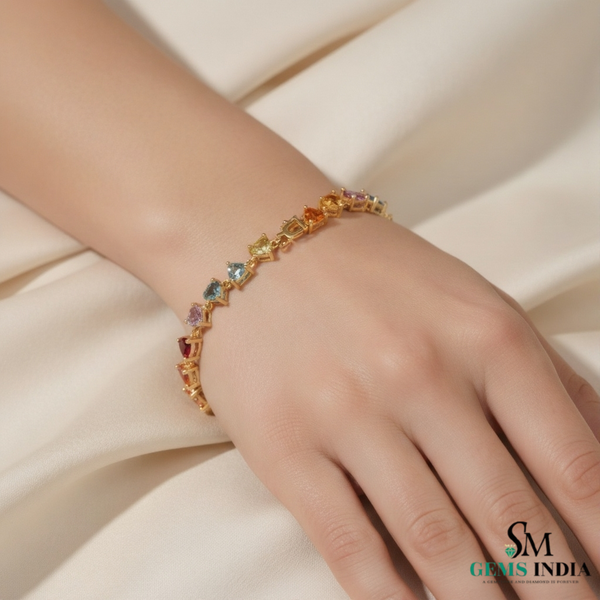 Doppelter Smaragd-Ring in offenem Design aus 14 Karat Gold – Band mit quadratisch und rund geschliffenen grünen Edelsteinen