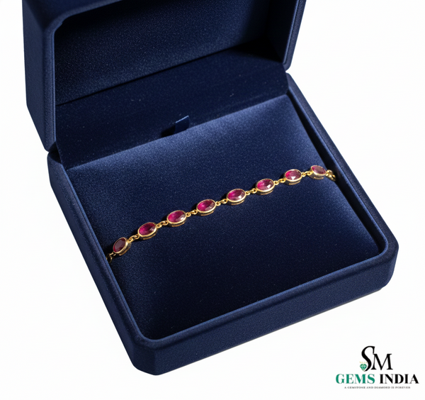 Doppelter Smaragd-Ring in offenem Design aus 14 Karat Gold – Band mit quadratisch und rund geschliffenen grünen Edelsteinen