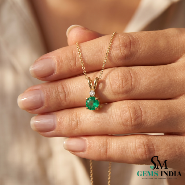Round Cut Emerald Diamond Pendant Necklace – Minimalist Fine Jewelry