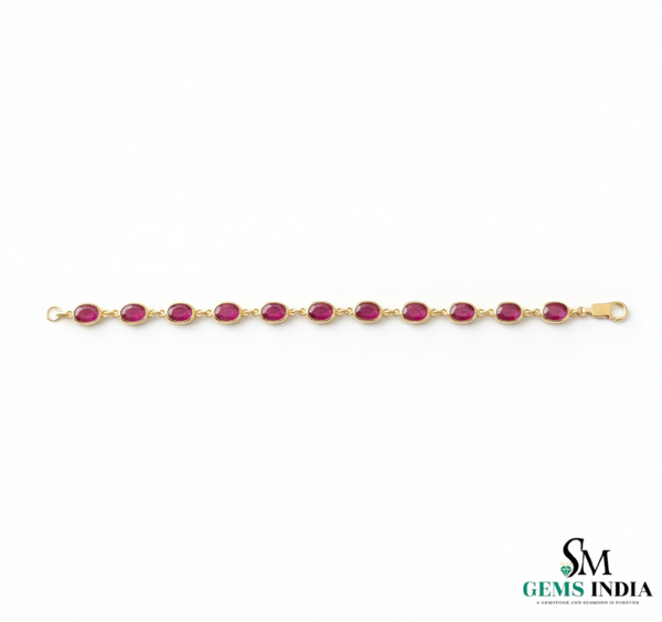 Doppelter Smaragd-Ring in offenem Design aus 14 Karat Gold – Band mit quadratisch und rund geschliffenen grünen Edelsteinen