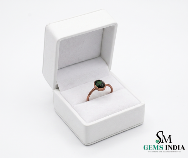 Minimalist Oval Emerald Ring in 14K Gold – Handmade Cabochon Gemstone Ring