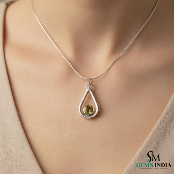 Minimal Teardrop Peridot Gemstone Pendant – Green Gemstone Pendant