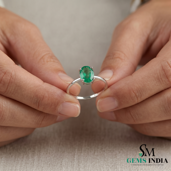 Elegant Oval Emerald Solitaire Ring – 14KMinimal Fine Jewelry