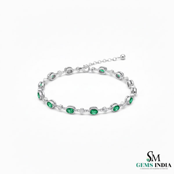 Doppelter Smaragd-Ring in offenem Design aus 14 Karat Gold – Band mit quadratisch und rund geschliffenen grünen Edelsteinen