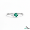 Princess Cut Green Emerald Ring with Trio Diamond Accent Cluster – Minimalist Fine Jewelry