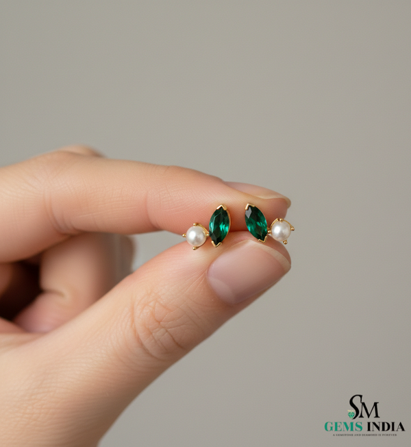 7,80 ct dunkelgrüne Statement-Ohrhänger mit großen sambischen Smaragden im Smaragd- und Ovalschliff, 18 Karat Gold, Smaragdohrringe, ovale Smaragdstecker