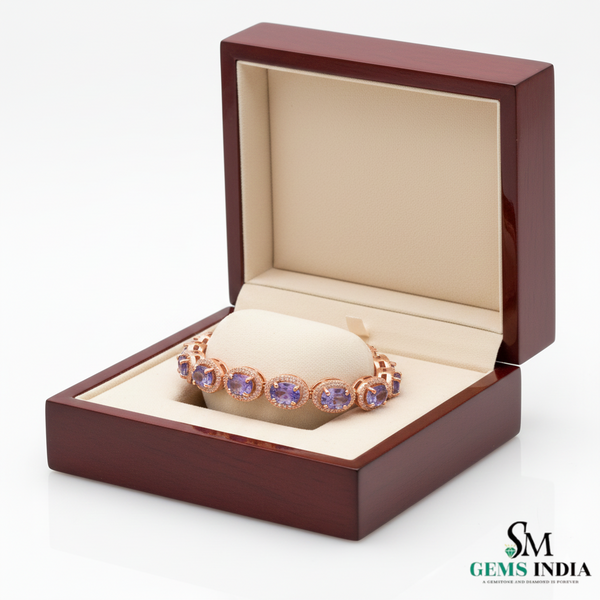 Doppelter Smaragd-Ring in offenem Design aus 14 Karat Gold – Band mit quadratisch und rund geschliffenen grünen Edelsteinen