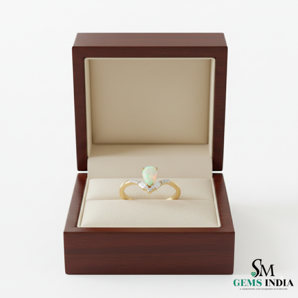 Doppelter Smaragd-Ring in offenem Design aus 14 Karat Gold – Band mit quadratisch und rund geschliffenen grünen Edelsteinen