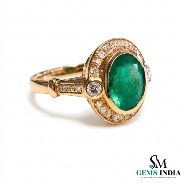 Elegant Oval Cut Natural Emerald Promise Ring with Sparkling Diamonds Accent