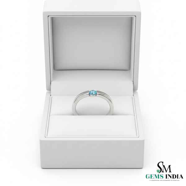 Doppelter Smaragd-Ring in offenem Design aus 14 Karat Gold – Band mit quadratisch und rund geschliffenen grünen Edelsteinen