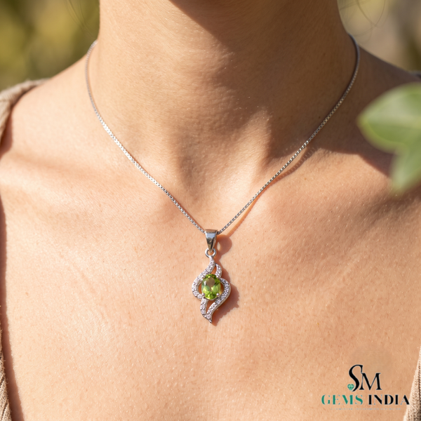 Oval Peridot Pendant With Diamond Accent – Luxury Fine Jewelry