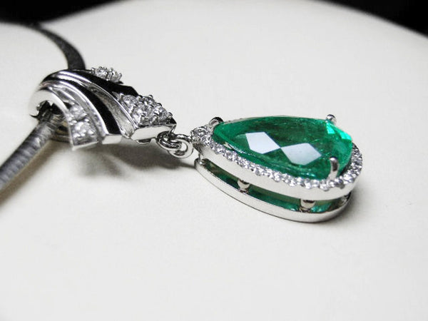 3.50 carat Radiant Teardrop Emerald Pendant Pear Cut Green Gemstone Brilliance