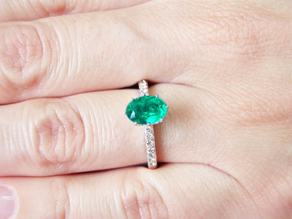 1 carat Oval Cut Natural Emerald and Diamond Ring in 14K Gold Classic Solitaire Design