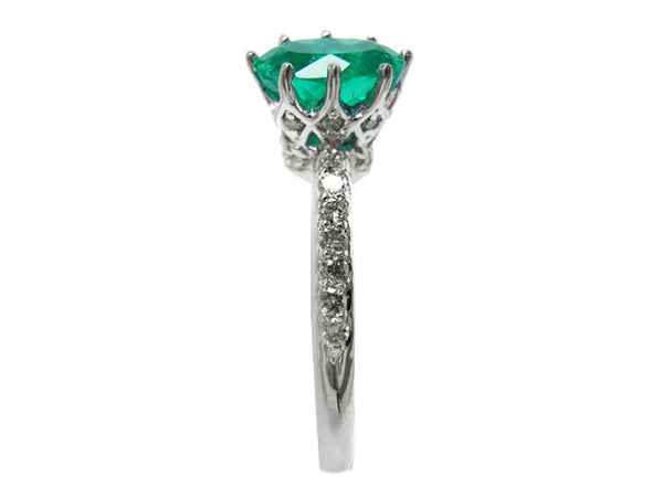 1 carat Oval Cut Natural Emerald and Diamond Ring in 14K Gold Classic Solitaire Design