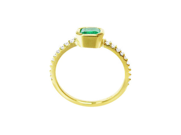 0.90 Carat Emerald-Cut Green Emerald & Diamond Band Ring in 14K Gold