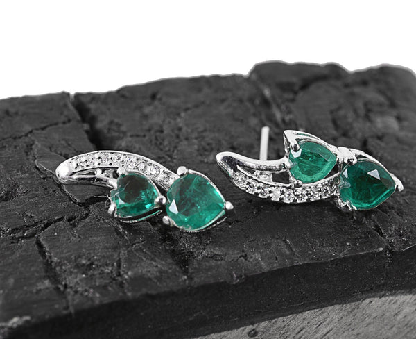 3.50 carat Green Natural Emerald Heart Drop Earrings Sparkling Diamond Curve