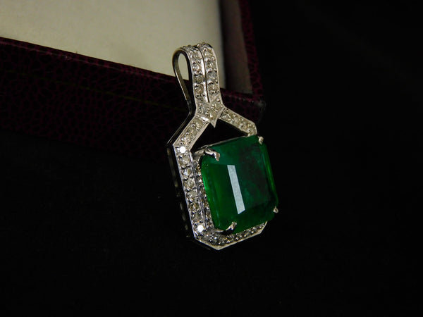 8.10 carat Stunning Natural Emerald Pendant Emerald Cut Green Gem with Diamond Halo Glow