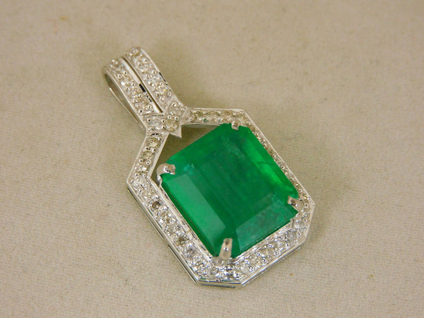 8.10 carat Stunning Natural Emerald Pendant Emerald Cut Green Gem with Diamond Halo Glow