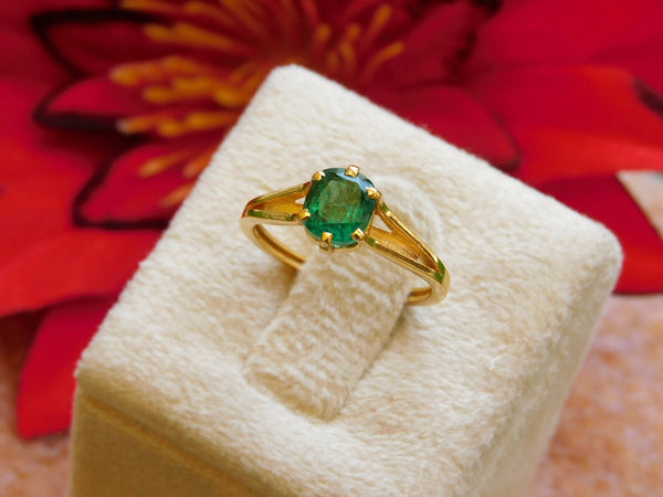 Cushion Cut Natural Emerald 2 carat Engagement Ring in 14K Gold Minimalist Fine Jewelry