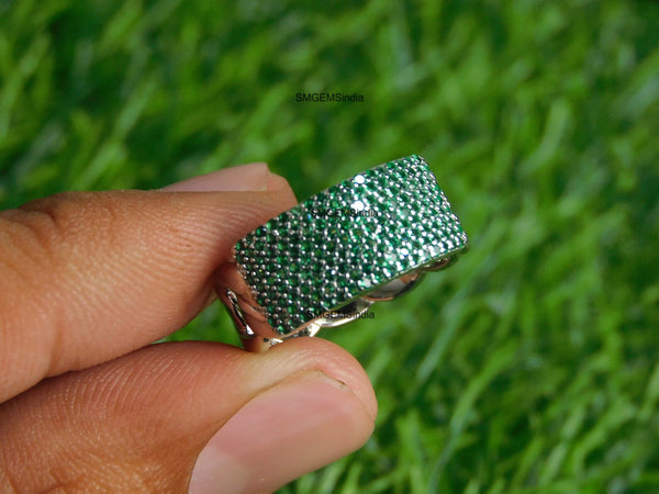 0.80 carat Round Shaped Natural Emerald Iced Out Green Stone Chain Link Ring For men's