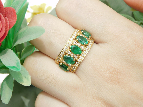 3.30 carat Oval Shape Women Engagement Ring In 18k Solid Gold Statement Cocktail Ring For Women