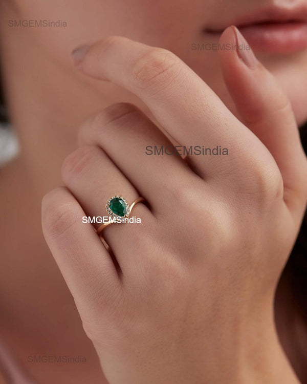 1.10 carat Pear Shape Natural Emerald And Diamond Engagement Ring in 14k Solid Gold Minimalist Fine Jewelry