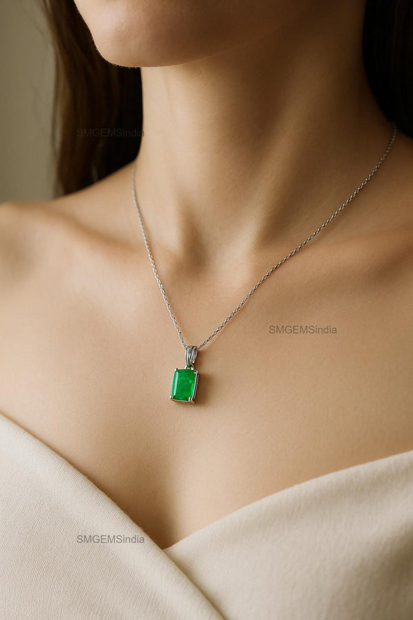 1.10 carat 14K Gold Natural Emerald Pendant Elegant Emerald-Cut Design