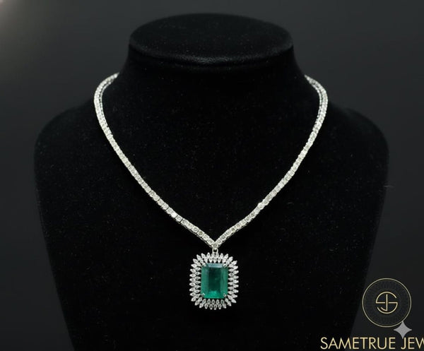10.10 carat Glamorous Natural Emerald Halo Pendant Necklace Sparkling Diamond Setting