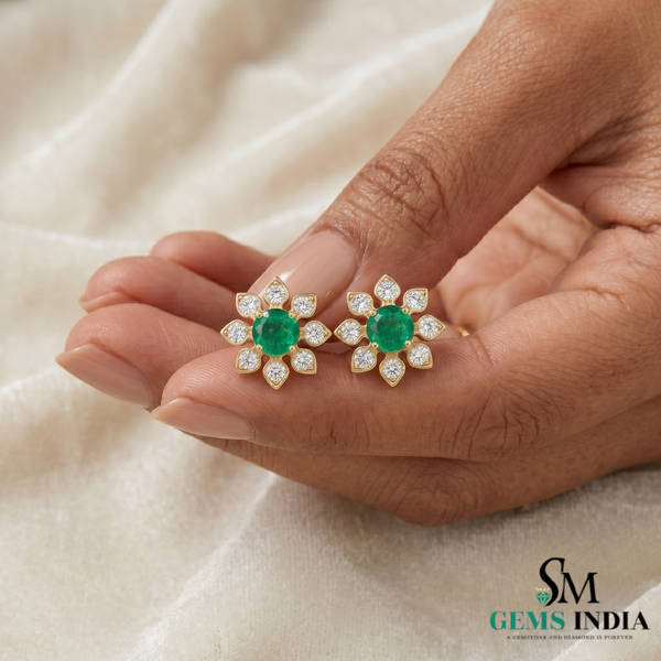 1.60 carat Daisy Flower Stud Earrings in Gold with Natural Emerald-Green Stone
