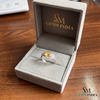 Doppelter Smaragd-Ring in offenem Design aus 14 Karat Gold – Band mit quadratisch und rund geschliffenen grünen Edelsteinen