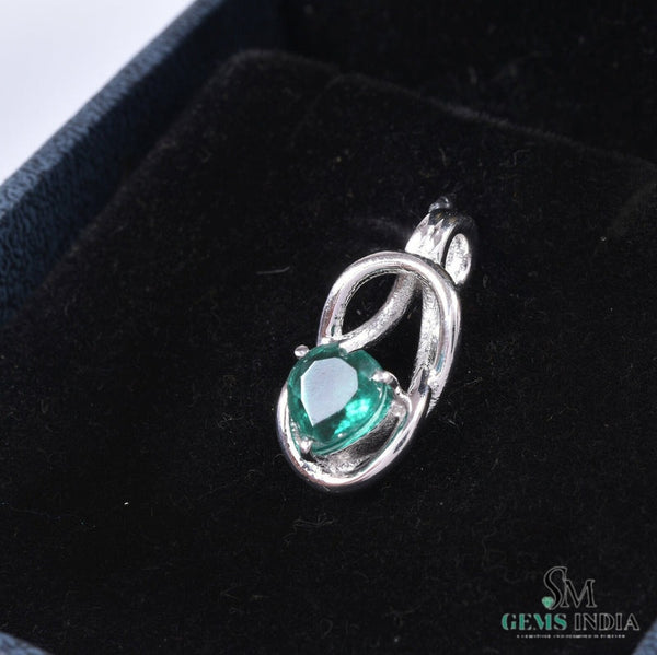1.60 carat Timeless Heart Shape Natural Emerald interlaced teardrop design Pendant Necklace in Gold – Gift of Love