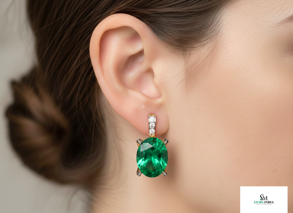 7,80 ct dunkelgrüne Statement-Ohrhänger mit großen sambischen Smaragden im Smaragd- und Ovalschliff, 18 Karat Gold, Smaragdohrringe, ovale Smaragdstecker