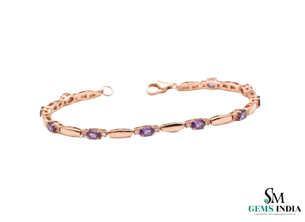 Doppelter Smaragd-Ring in offenem Design aus 14 Karat Gold – Band mit quadratisch und rund geschliffenen grünen Edelsteinen