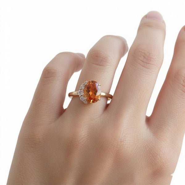 Doppelter Smaragd-Ring in offenem Design aus 14 Karat Gold – Band mit quadratisch und rund geschliffenen grünen Edelsteinen