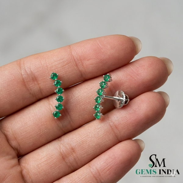 Round Emerald Vertical Bar Earrings in 14K Gold – Elegant Graduated Green Stone Stud Earrings