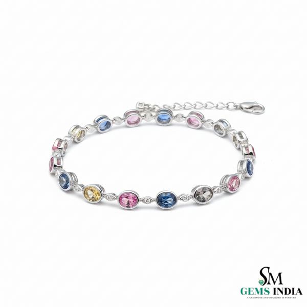 Doppelter Smaragd-Ring in offenem Design aus 14 Karat Gold – Band mit quadratisch und rund geschliffenen grünen Edelsteinen