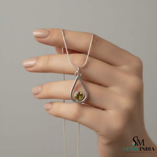 Minimal Teardrop Peridot Gemstone Pendant – Green Gemstone Pendant