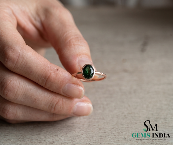 Minimalist Oval Emerald Ring in 14K Gold – Handmade Cabochon Gemstone Ring