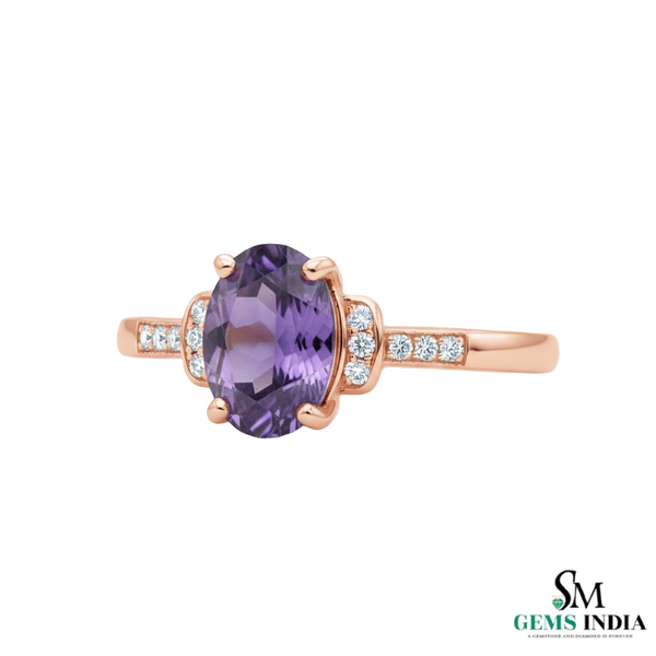 Doppelter Smaragd-Ring in offenem Design aus 14 Karat Gold – Band mit quadratisch und rund geschliffenen grünen Edelsteinen