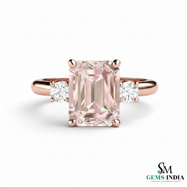 Doppelter Smaragd-Ring in offenem Design aus 14 Karat Gold – Band mit quadratisch und rund geschliffenen grünen Edelsteinen