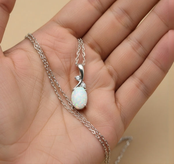 Oval Opal Diamond Halo Pendant - Elegant Gold Jewelry