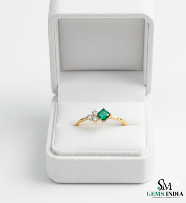 Princess Cut Green Emerald Ring with Trio Diamond Accent Cluster – Minimalist Fine Jewelry