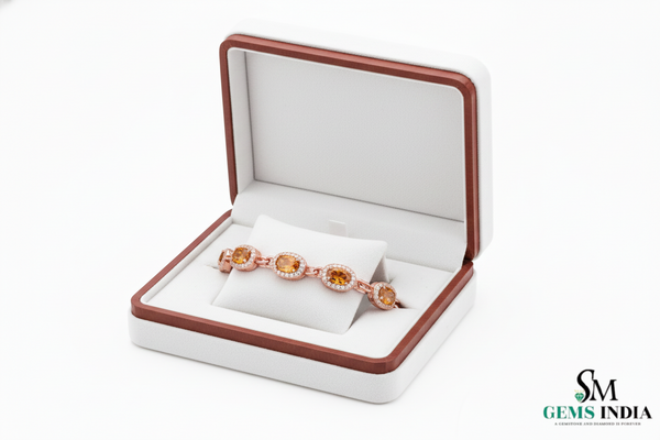 Doppelter Smaragd-Ring in offenem Design aus 14 Karat Gold – Band mit quadratisch und rund geschliffenen grünen Edelsteinen