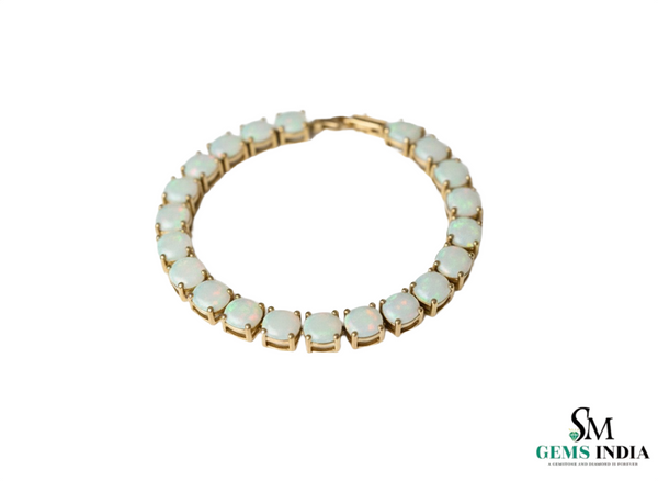 Round Opal Tennis Bracelet in 18k Gold – Classic Elegant Gemstone Jewelry