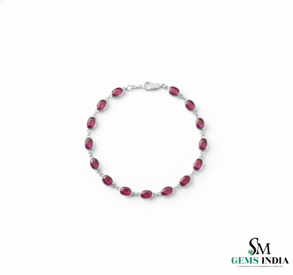 Doppelter Smaragd-Ring in offenem Design aus 14 Karat Gold – Band mit quadratisch und rund geschliffenen grünen Edelsteinen