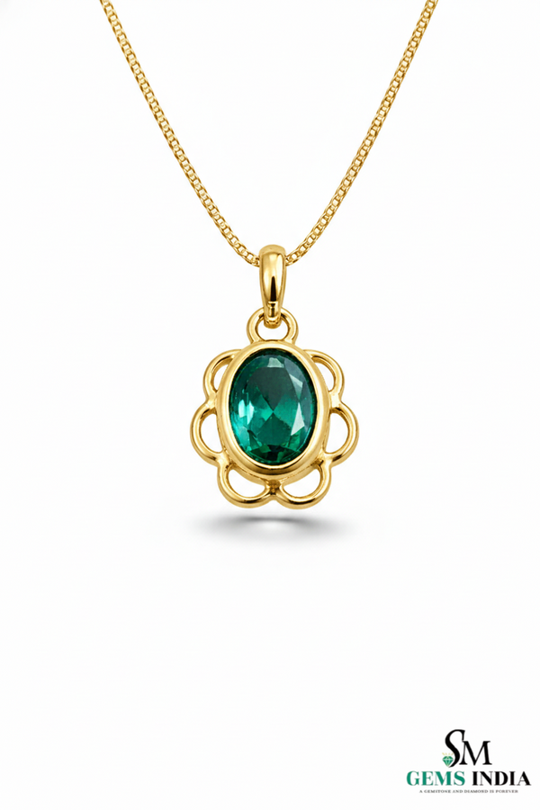 Vintage Style Oval Emerald Gold Pendant – Elegant Floral Frame