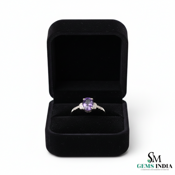 Doppelter Smaragd-Ring in offenem Design aus 14 Karat Gold – Band mit quadratisch und rund geschliffenen grünen Edelsteinen