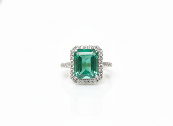 Luxury Natural Emerald Cut Natural Emerald Gemstone Ring with Diamond 4.50 carat Classic Engagement Ring